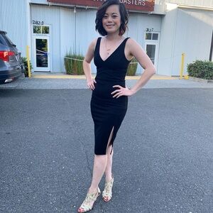 XS Lulus black dress
